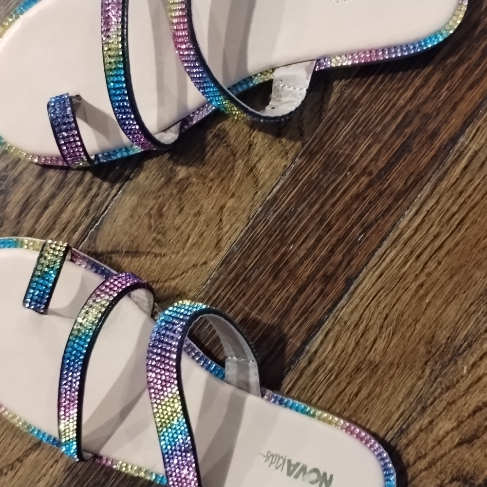 NWOT big girl sandals sz 4 multicolor
